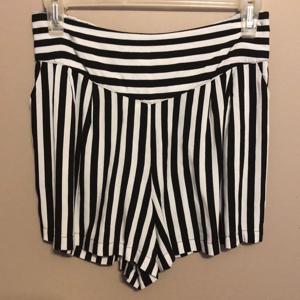 Xhilaration juniors shorts